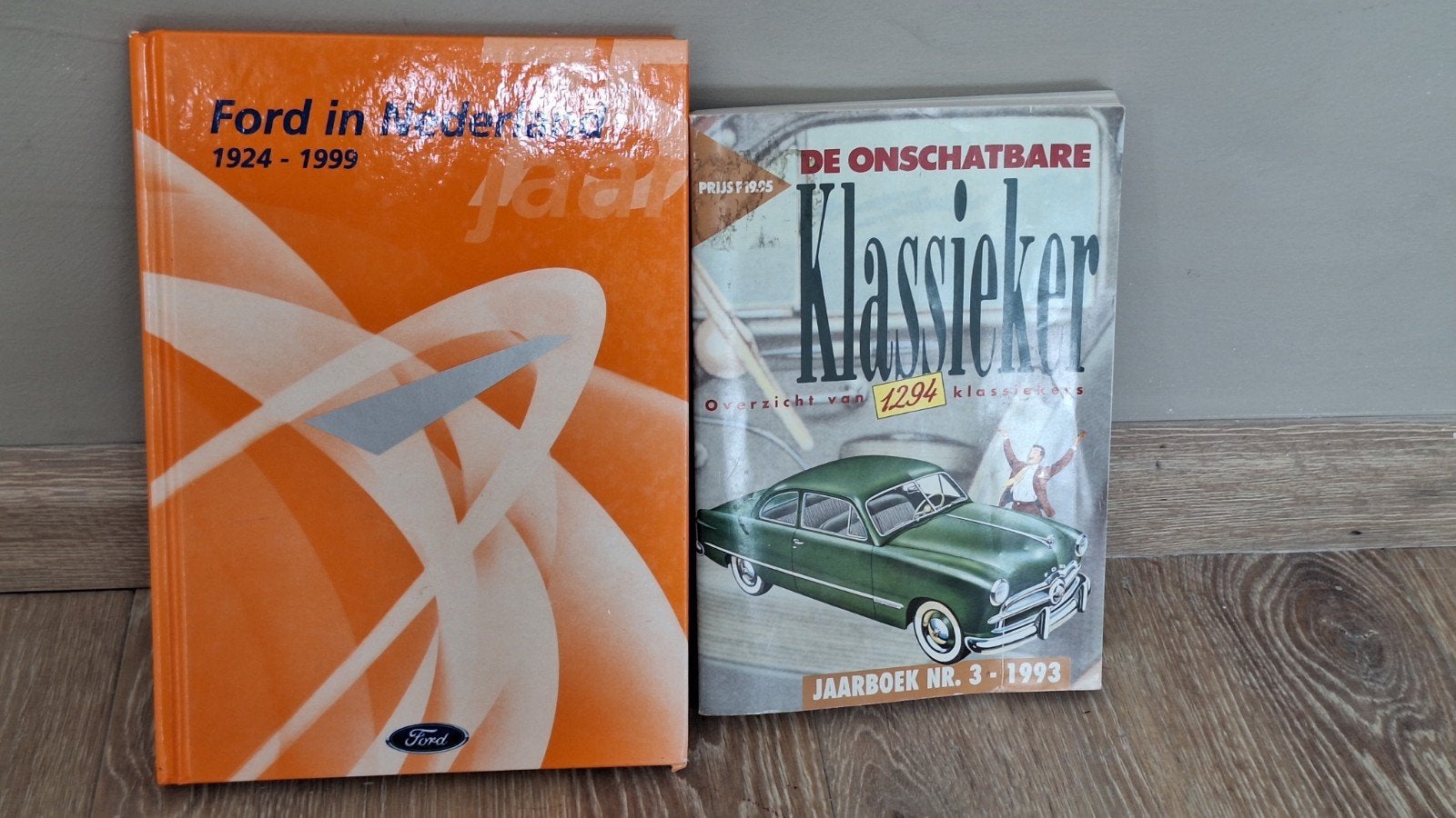 Ford 75 jaar Klassieker jaarboek 1993, Ophalen of Verzenden, Gelezen, Ford