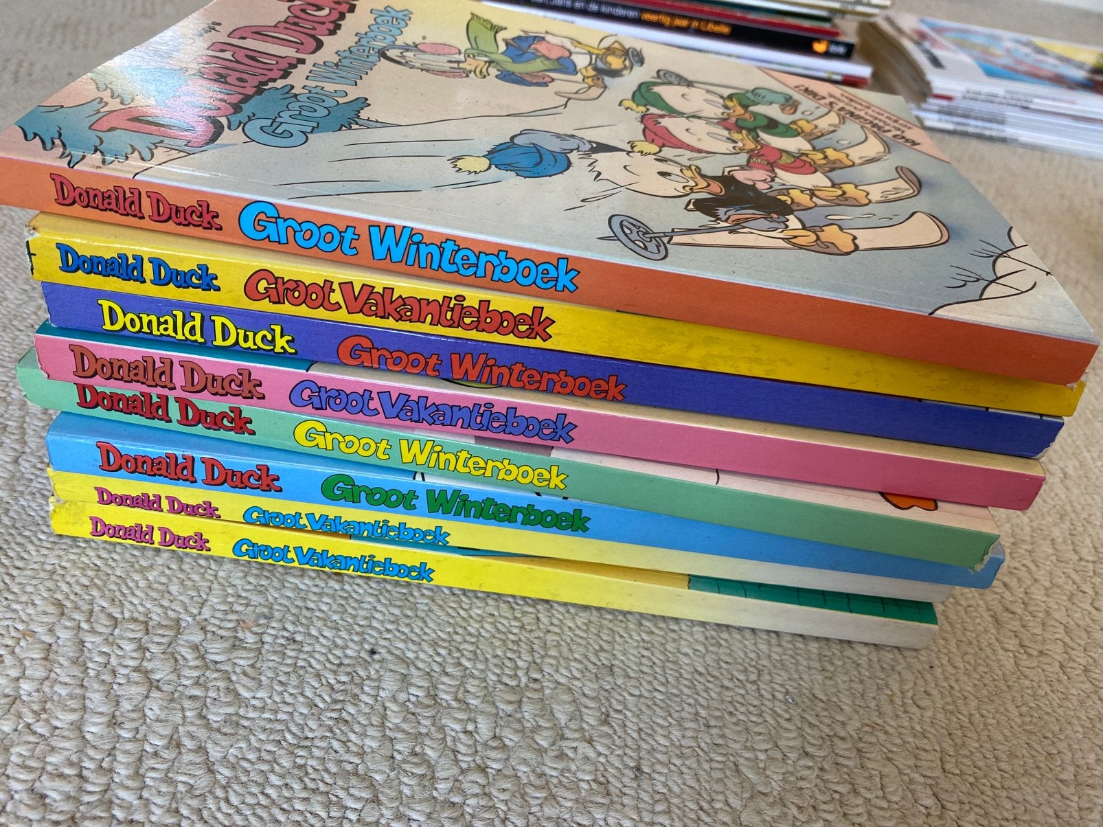 Grote stapel Donald Duck vakantieboeken!, Meerdere stripboeken, Ophalen, Gelezen