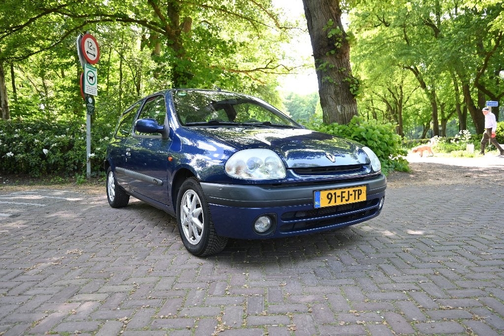 Renault Clio 1.6 16V 3DR 2000 Blauw met weinig kilometers, 970 kg, 4 cilinders, Blauw, 1200 kg