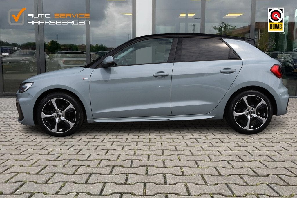 Audi A1 Sportback 25 TFSI S-Line | LED | Camera | 17 Inch |, Auto's, Audi, Stof, Zwart, Bedrijf, 3 cilinders