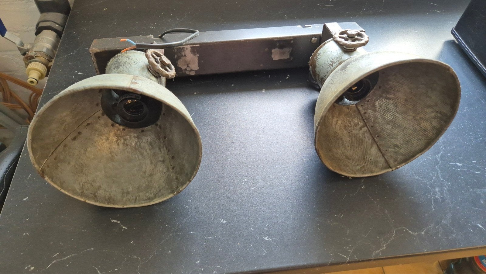 Industriële plafondlamp - dubbele spot, Huis en Inrichting, Verzenden, Zo goed als nieuw, Plafondlamp, Industrieel