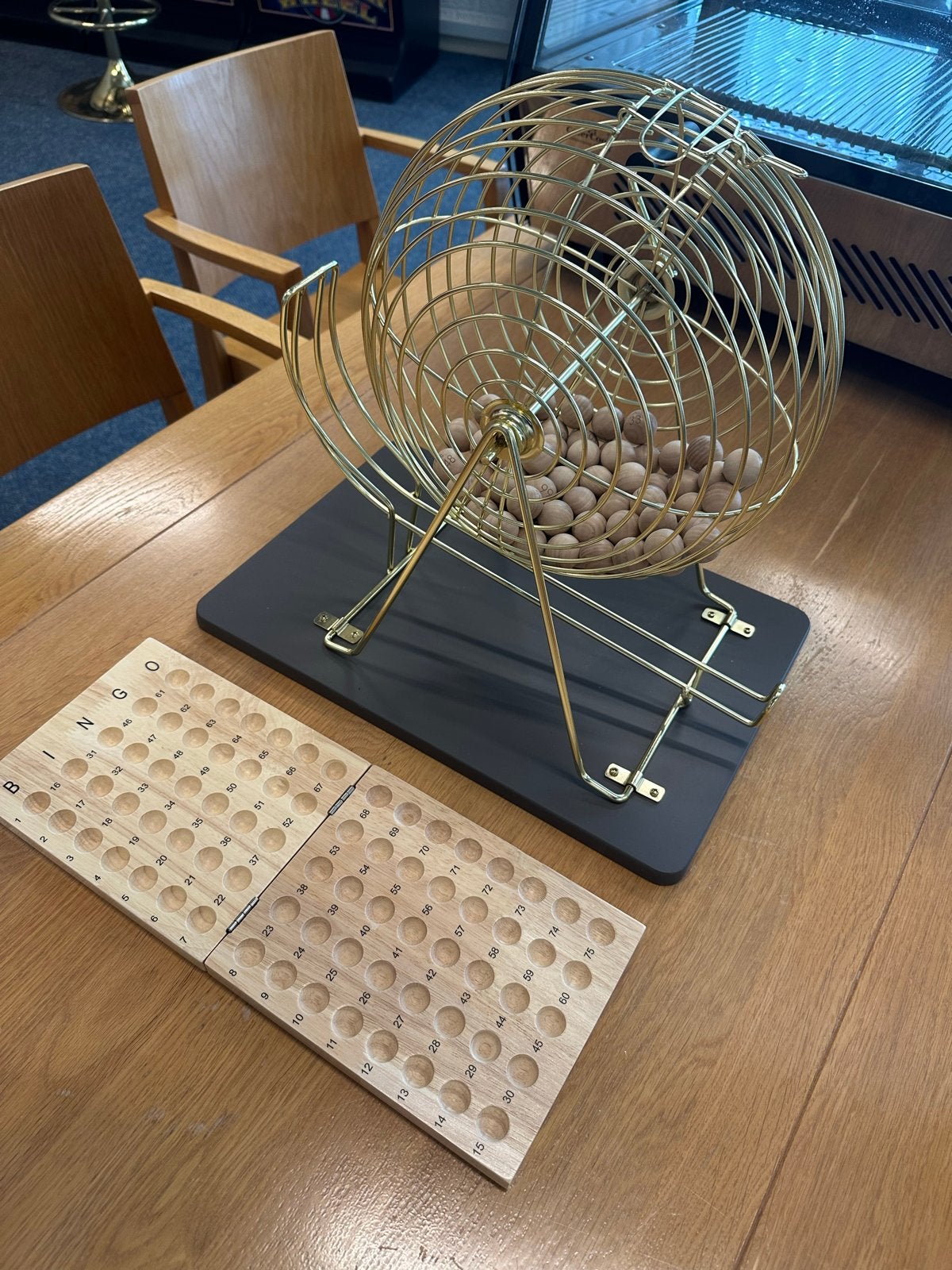 Bingo Set met Gouden Kooi en Houten Telbord, Vijf spelers of meer, Ophalen, Zo goed als nieuw