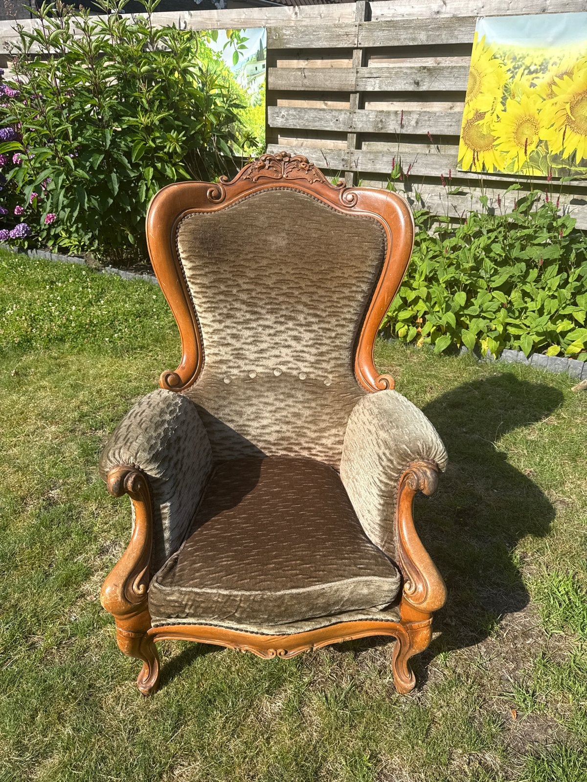 Antieke fauteuil met houtsnijwerk, Ophalen of Verzenden