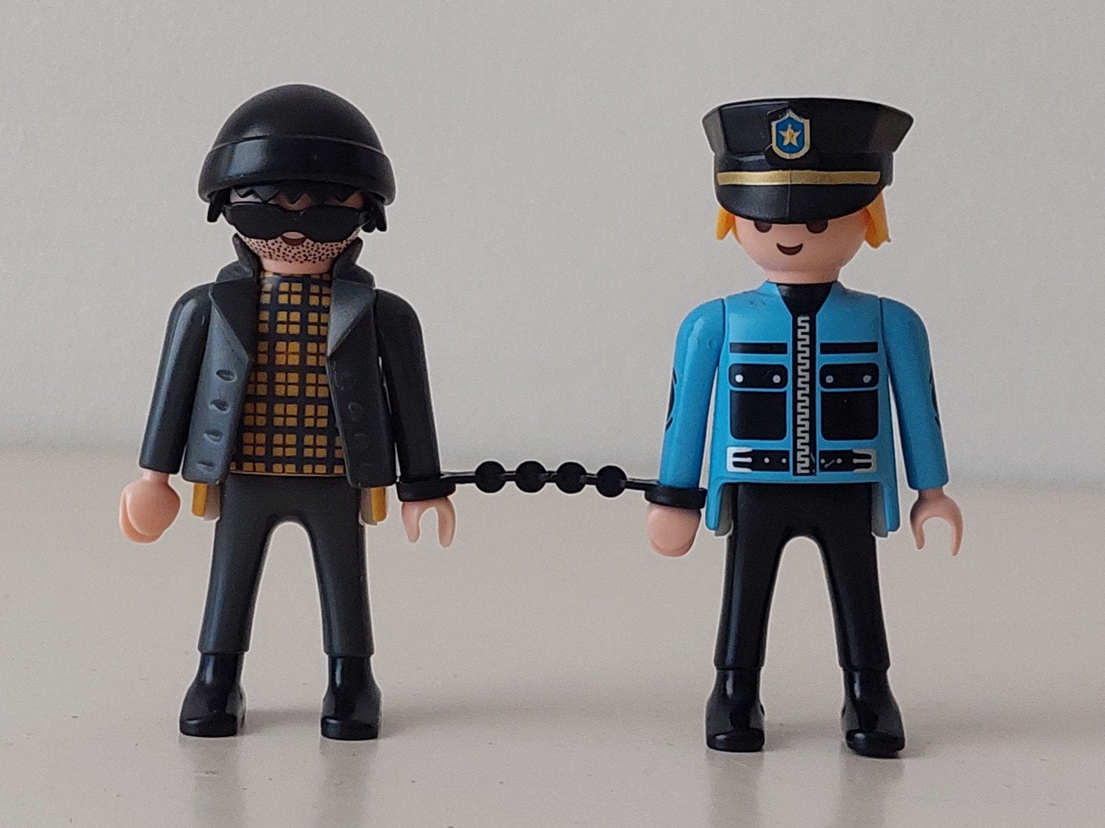 Playmobil Agent met boef, Ophalen of Verzenden, Gebruikt, Figuren