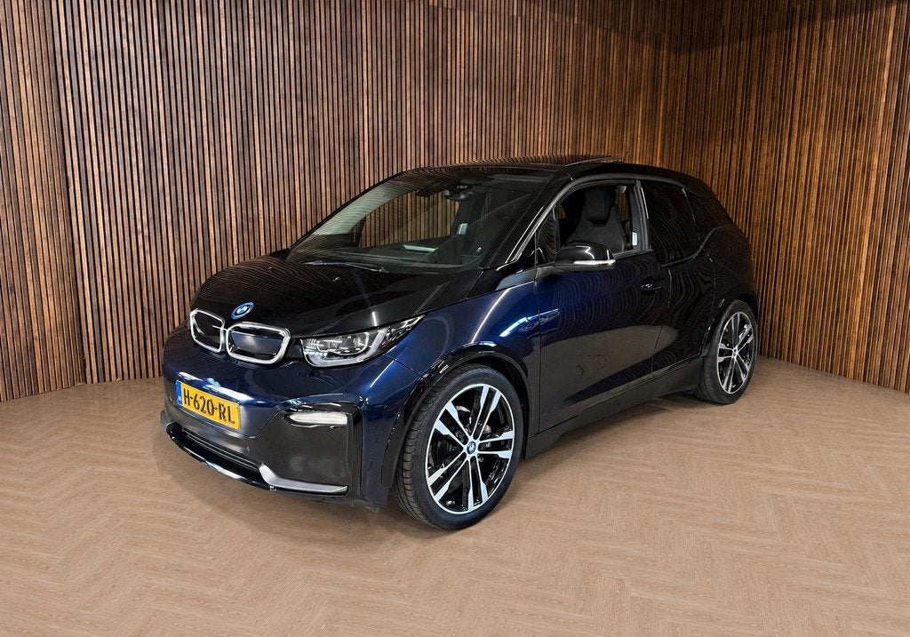 BMW I3s - Carplay - Warmtepomp - Pano S 120Ah 42 kWh, Auto's, BMW, Automaat, Achterwielaandrijving, Zwart, Automatische klimaatregeling