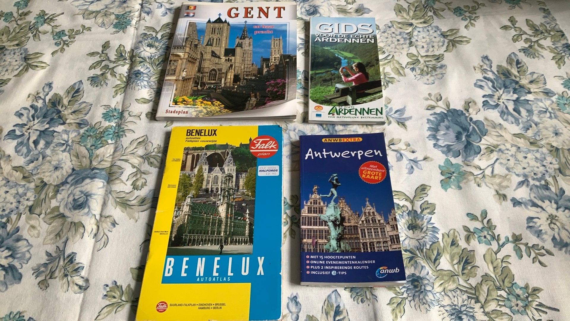 Autoatlas Benelux Falkplan+3 boeken Antwerpen,Ardennen,Gent, Boeken, Atlassen en Landkaarten, Gelezen, Diverse auteurs, Ophalen of Verzenden