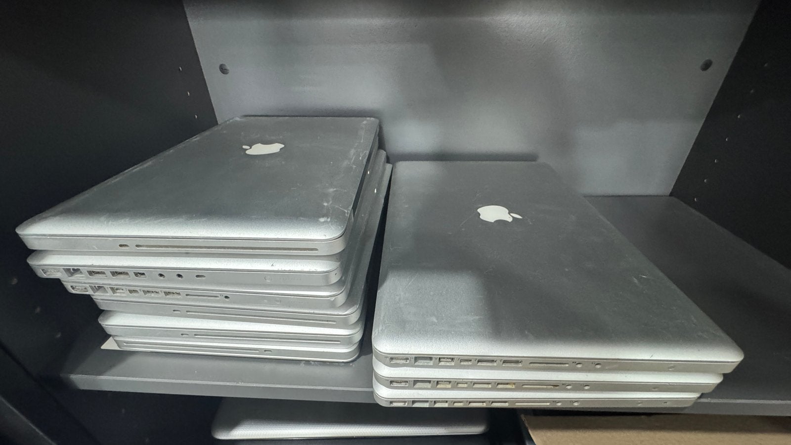 Partij MacBooks Pro (A1286, A1278) voor onderdelen/opknap, Computers en Software, Ophalen, Niet werkend