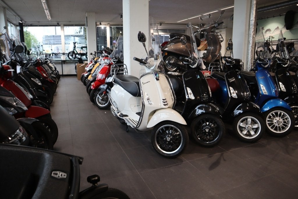 Mooie Vespa Sprint 50 45km 2023  Full Option, Overige modellen, Maximaal 45 km/u, Ophalen of Verzenden, Zo goed als nieuw