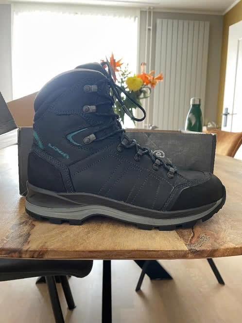 Lowa vrouwen wandelschoen maat 41, Ophalen of Verzenden, Zo goed als nieuw, Schoenen