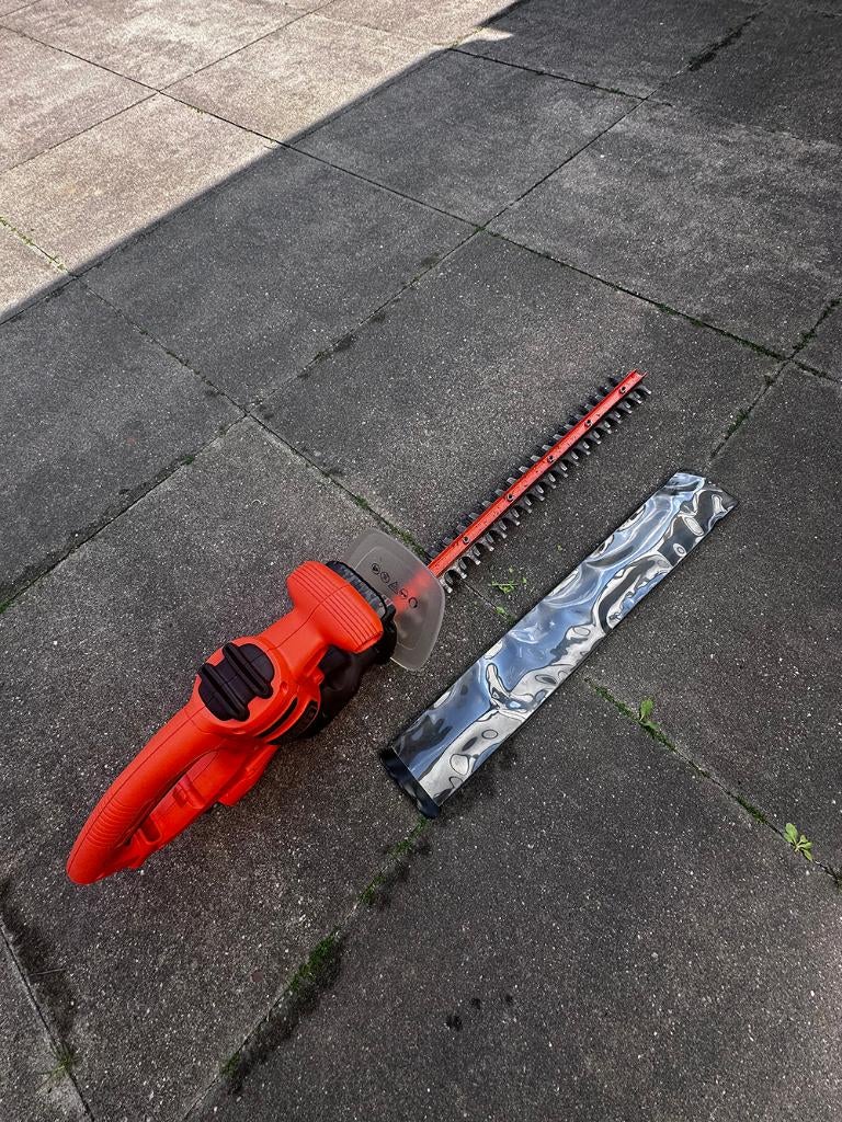 BLACK+DECKER 450W Heggenschaar 50cm, Ophalen, Gebruikt, Elektrisch, Black & Decker