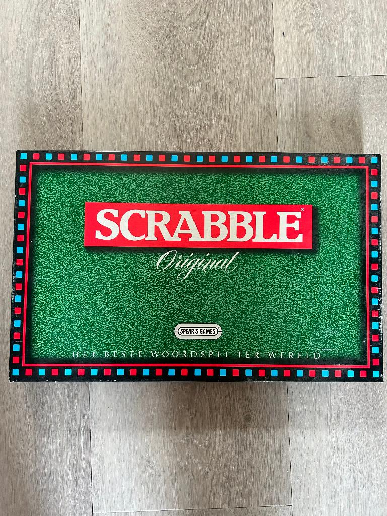 Scrabble spel NIEUW met draaitafel, Hobby en Vrije tijd, Gezelschapsspellen | Bordspellen, Drie of vier spelers, Ophalen of Verzenden