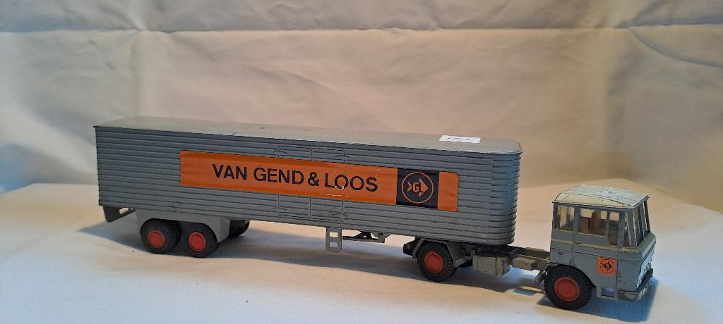 Daf 2600 Van Gend en Loos, Hobby en Vrije tijd, Modelauto's | 1:50, Ophalen of Verzenden, Gebruikt, Bus of Vrachtwagen, Lion Toys