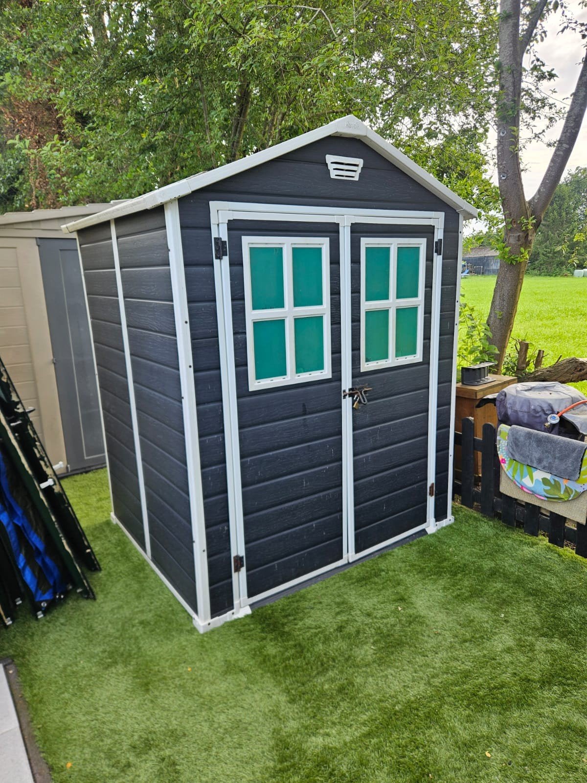 KETLER SCHUUR
IN GOEDE STAAT
COMPACTE SCHUUR/TUINHUIS, Kunststof, Minder dan 200 cm, 1 raam, Ophalen
