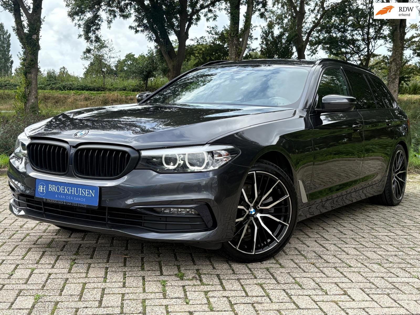 BMW 5-serie Touring 520i Executive Edition 184pk Automaat /, Auto's, Automaat, Achterwielaandrijving, Gebruikt, 4 cilinders