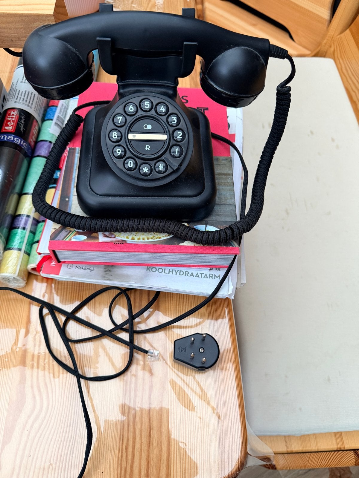 D-sign Graham Retro Telefoon met Druk knoppen, Ophalen of Verzenden, Zo goed als nieuw, Met draaischijf