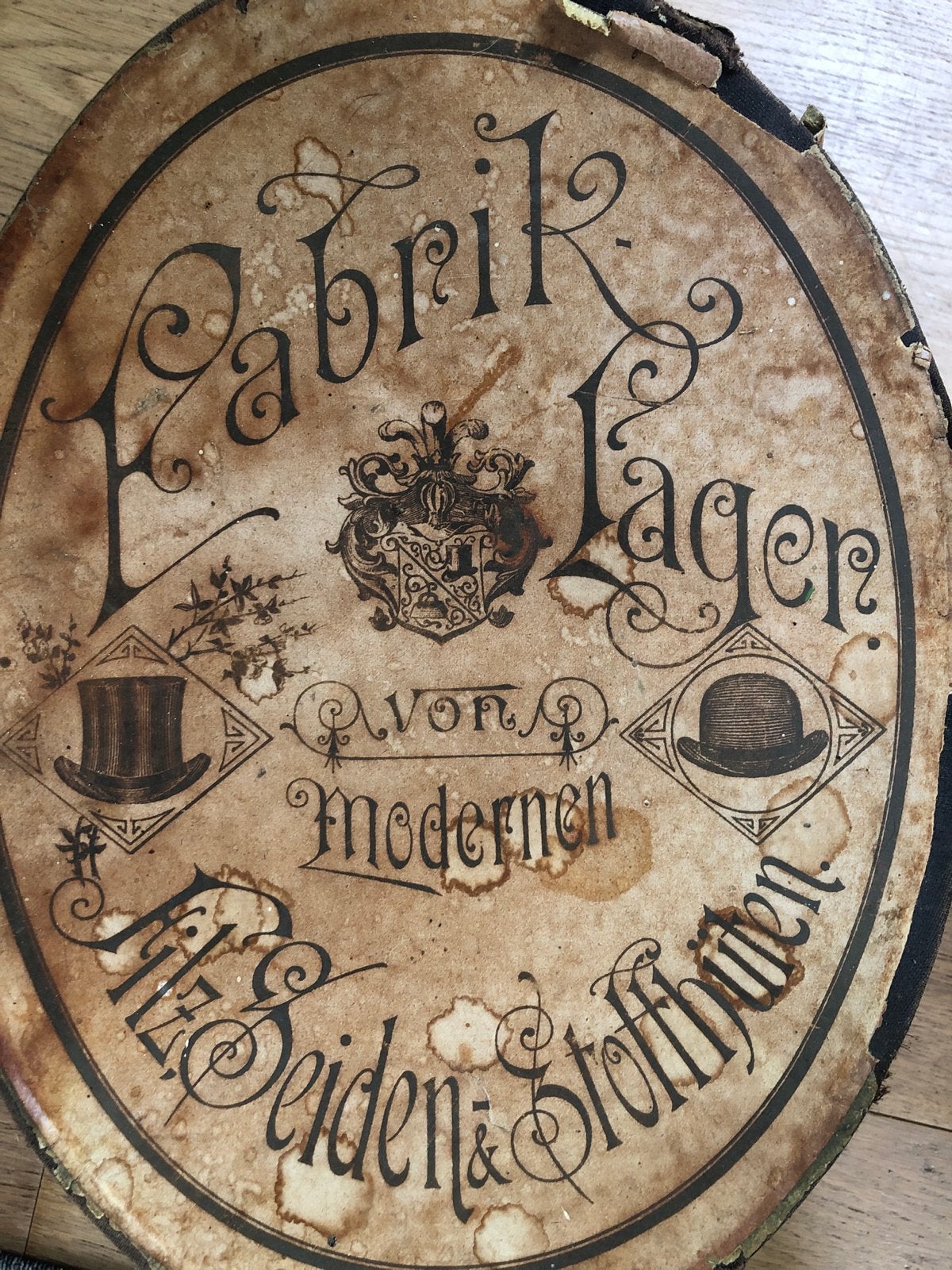 Antieke hoedenkist van H.W. de Winter, hoedenmaker, Ophalen