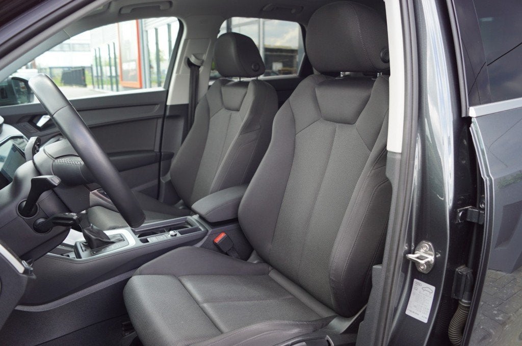 Audi Q3 35 TFSI S Line / Panodak / Trekhaak wegklb./ Navi /, Auto's, Audi, Huisgarantie, 4 cilinders, Bedrijf, Electronic Stability Program (ESP)