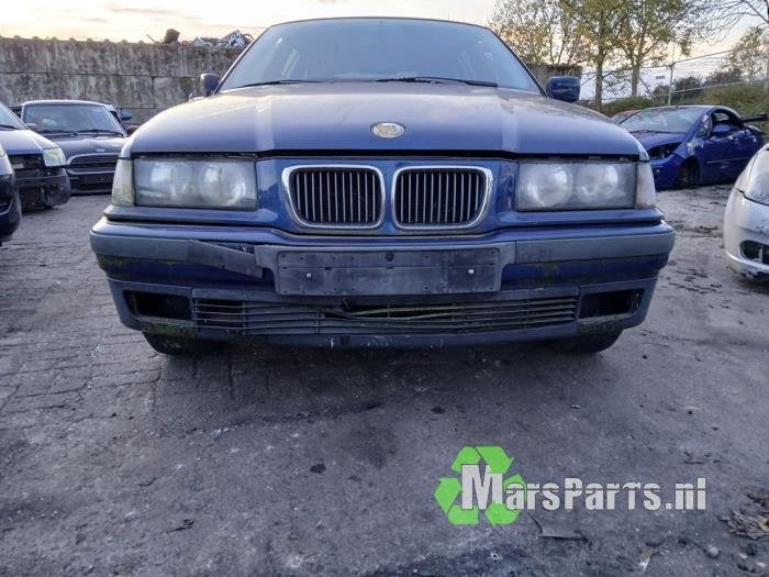 Voorbumper van een BMW 3-Serie, Gebruikt, -, -, Ophalen of Verzenden
