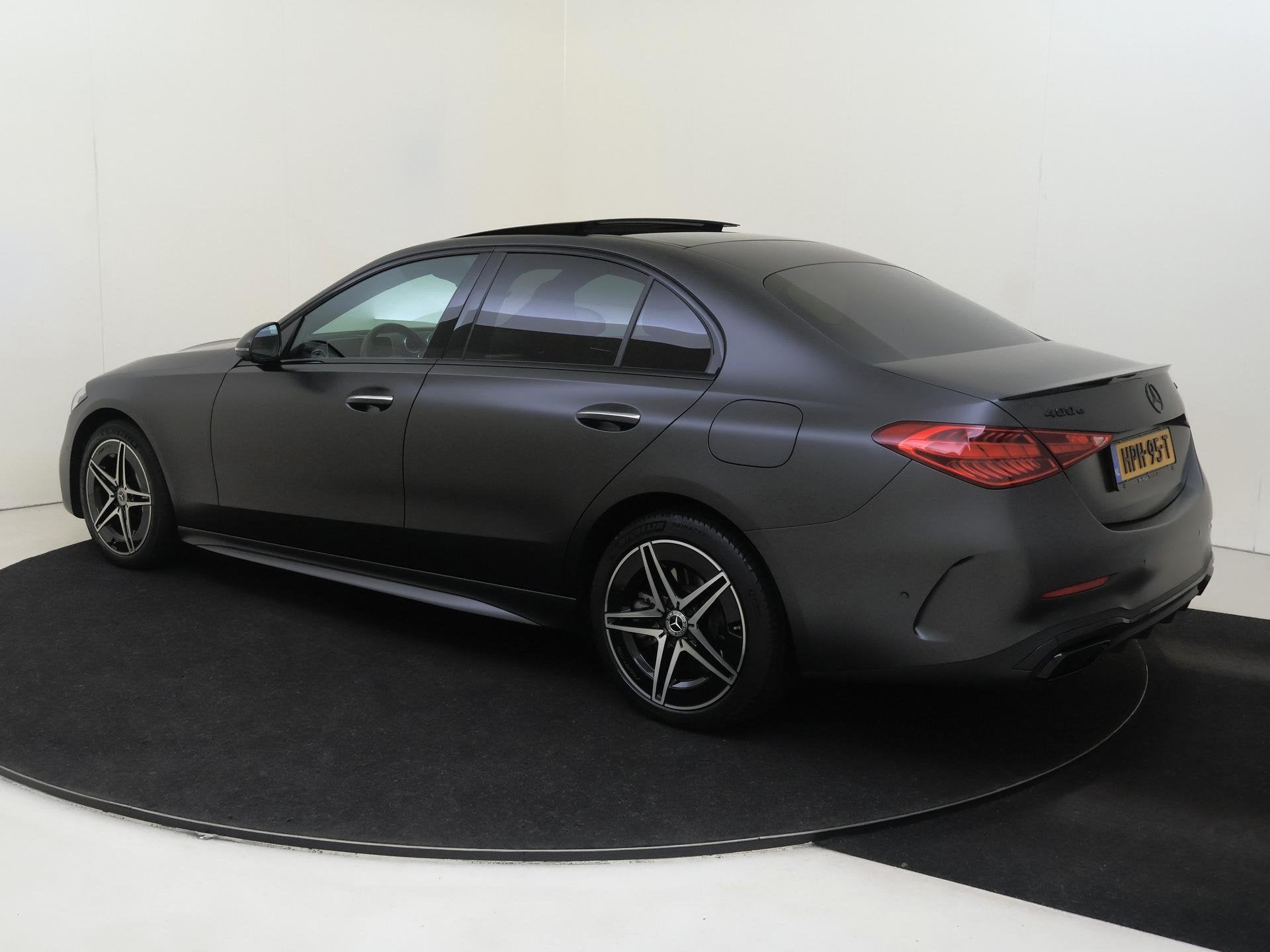Mercedes-Benz C-klasse 400 e 4MATIC AMG Line / Premium Plus/, Auto's, Mercedes-Benz, Automaat, Euro 6, 4 cilinders, Plug-in hybride