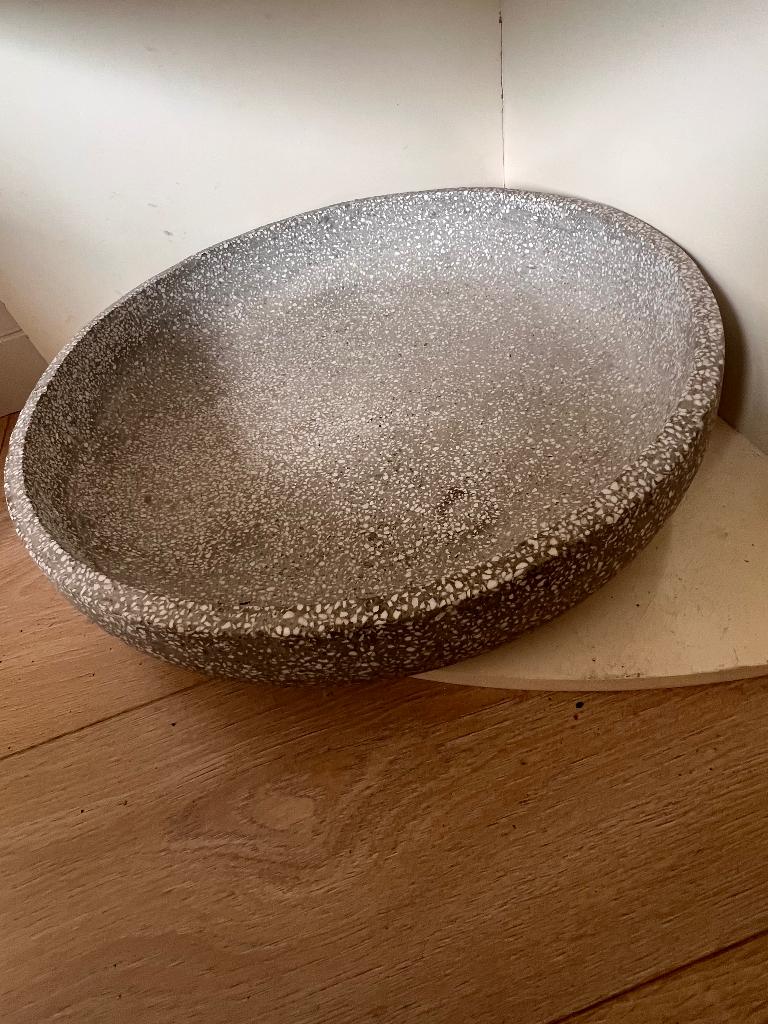 Terrazzo schaal doorsnede 55 cm  - Zeist, Huis en Inrichting, Woonaccessoires | Schalen en Manden, Ophalen, Overige materialen
