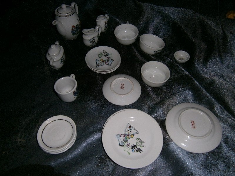 Kinder Servies , 20 delig , made in Japan , vintage uit 1968, Ophalen, Gebruikt, Overige stijlen, Aardewerk