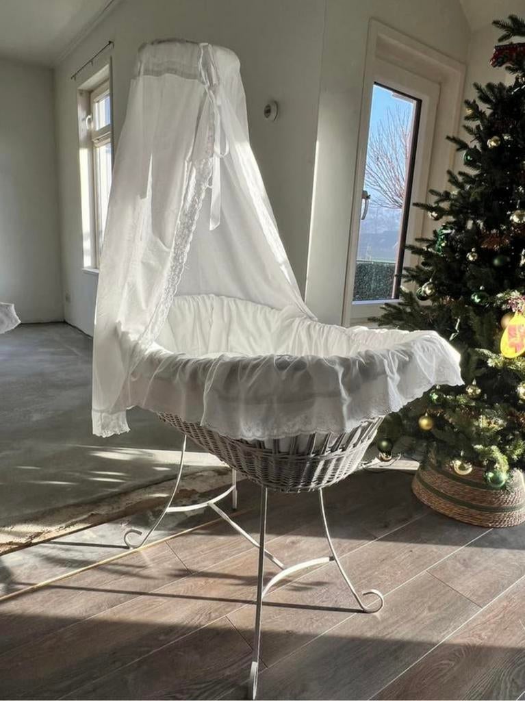 Rotan wieg met piekstok, Ophalen, Gebruikt, Wieg
