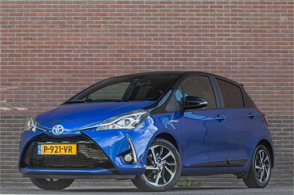 Toyota Yaris 1.5 Hybrid Bi-Tone, Carplay, Camera, LED, Lane, Gebruikt, 4 cilinders, Blauw, 49 €/maand