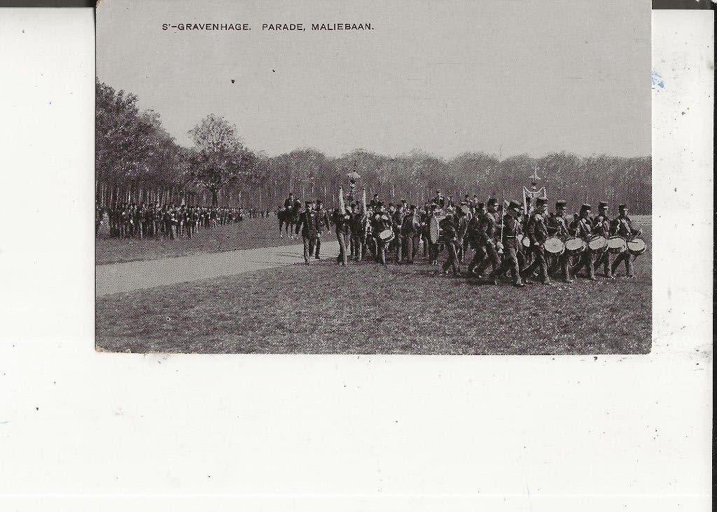 Den Haag Maliebaan met militaire Parade, Verzamelen, Ophalen of Verzenden, Voor 1920, Ongelopen, Zuid-Holland