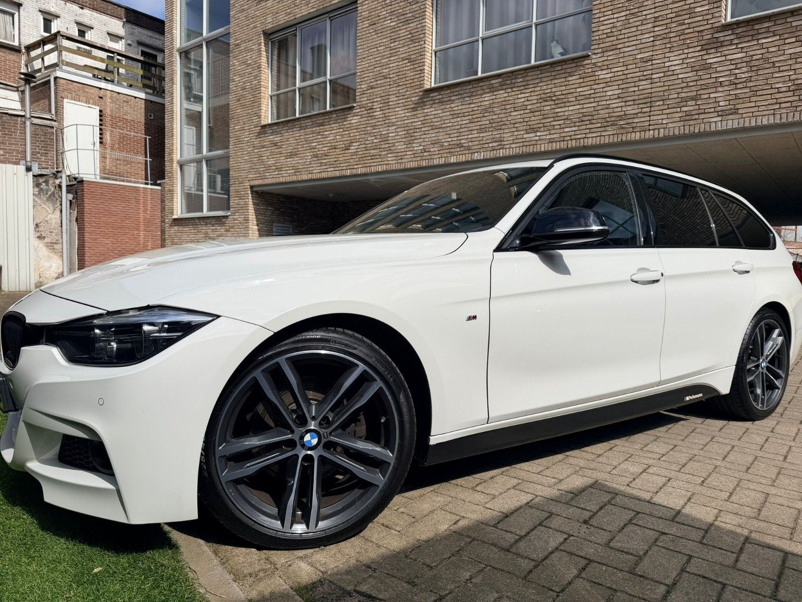 BMW 3 Serie Touring 330i M Sport High Executive (bj 2018), Auto's, Automaat, Achterwielaandrijving, Euro 6, 4 cilinders