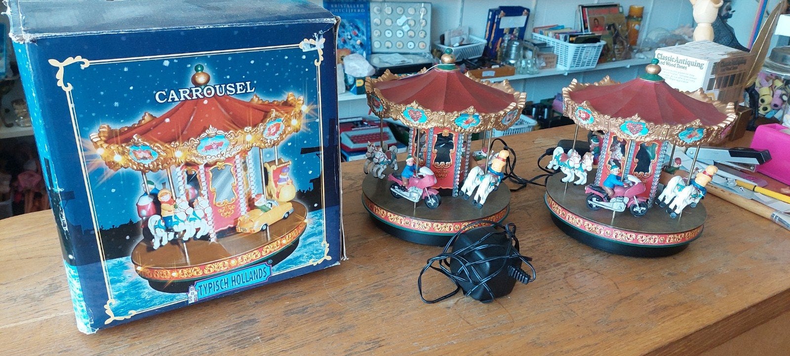 2 Carrousels met verlichting en muziek,25e pst, Ophalen
