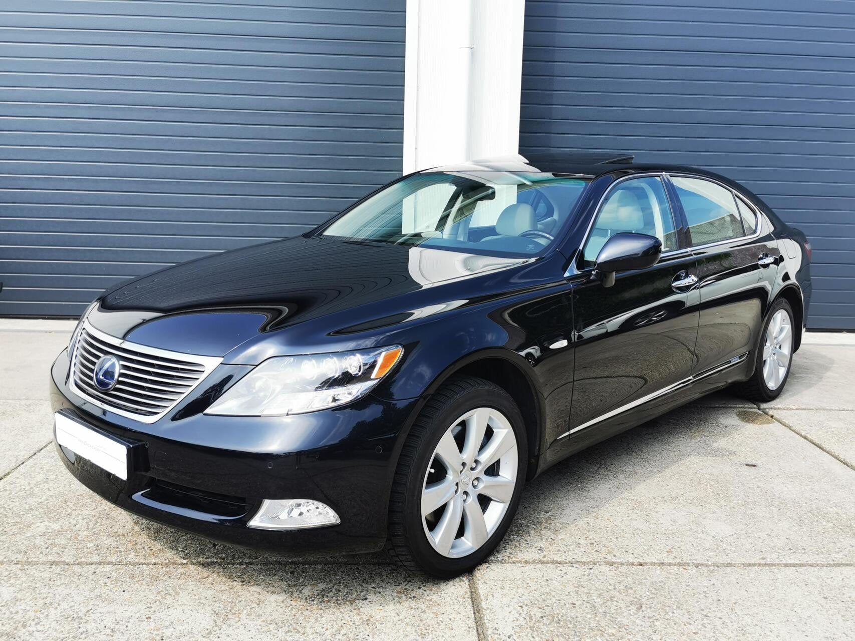 Lexus LS 600h L. President 5p | 2 JAAR GARANTIE, Auto's, Automaat, Gebruikt, 394 pk, Blauw
