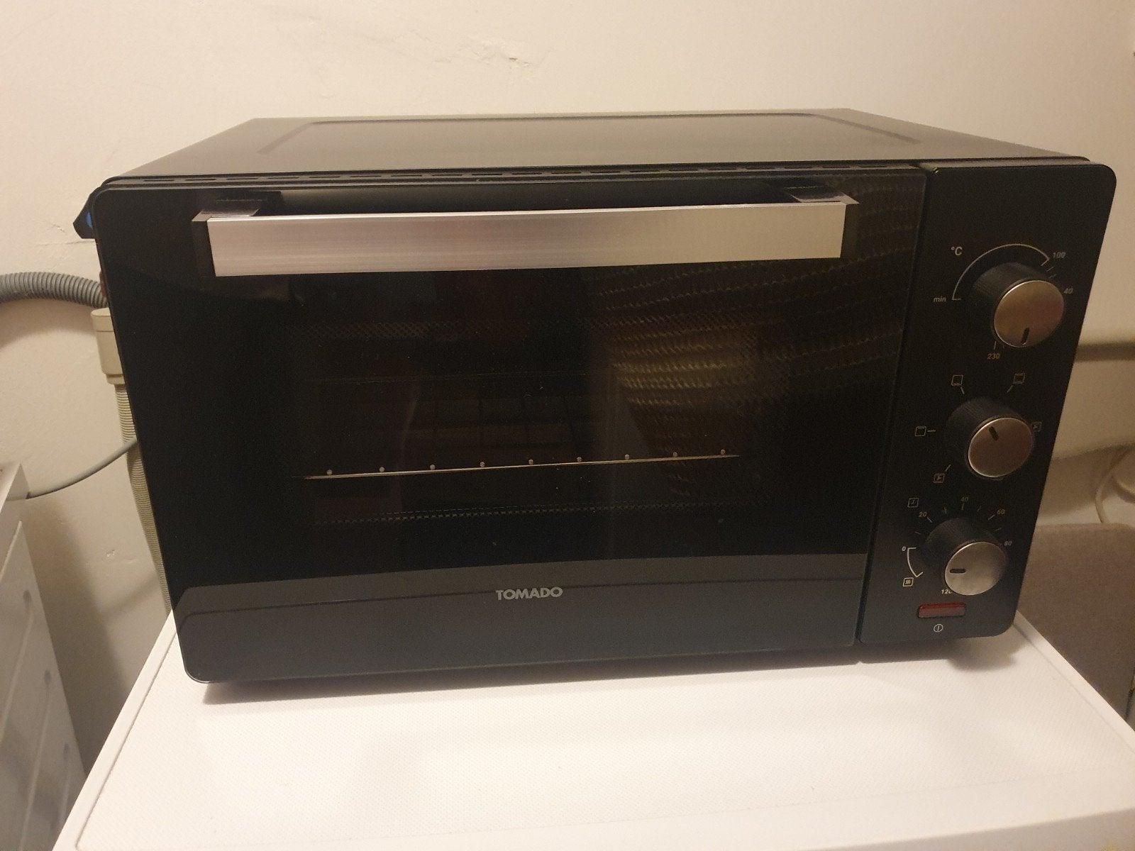 Tomado TE03000B Mini-oven, Ophalen, Minder dan 45 cm, Overige merken, Zo goed als nieuw
