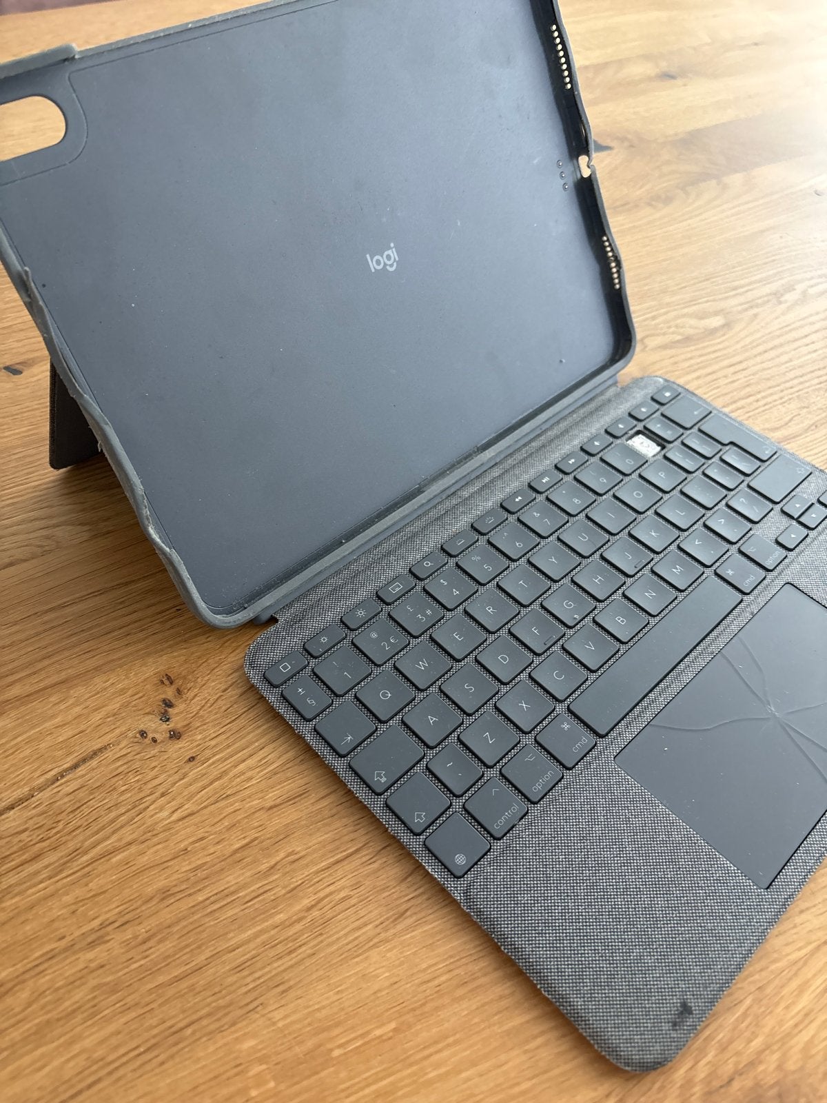 Logitech Combo Touch toetsenbordhoes voor iPad Air (4e/5e ge, Computers en Software, Ophalen of Verzenden, Gebruikt, Apple iPad Air