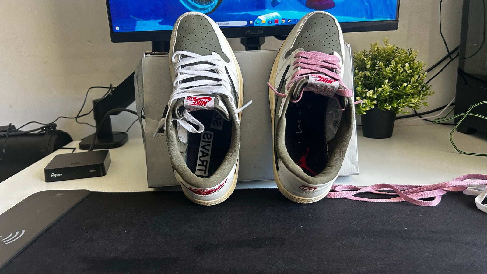 Nike Air Jordan 1 Low Travis Scott Reverse Mocha, Ophalen of Verzenden, Zo goed als nieuw, Overige kleuren, Sneakers of Gympen