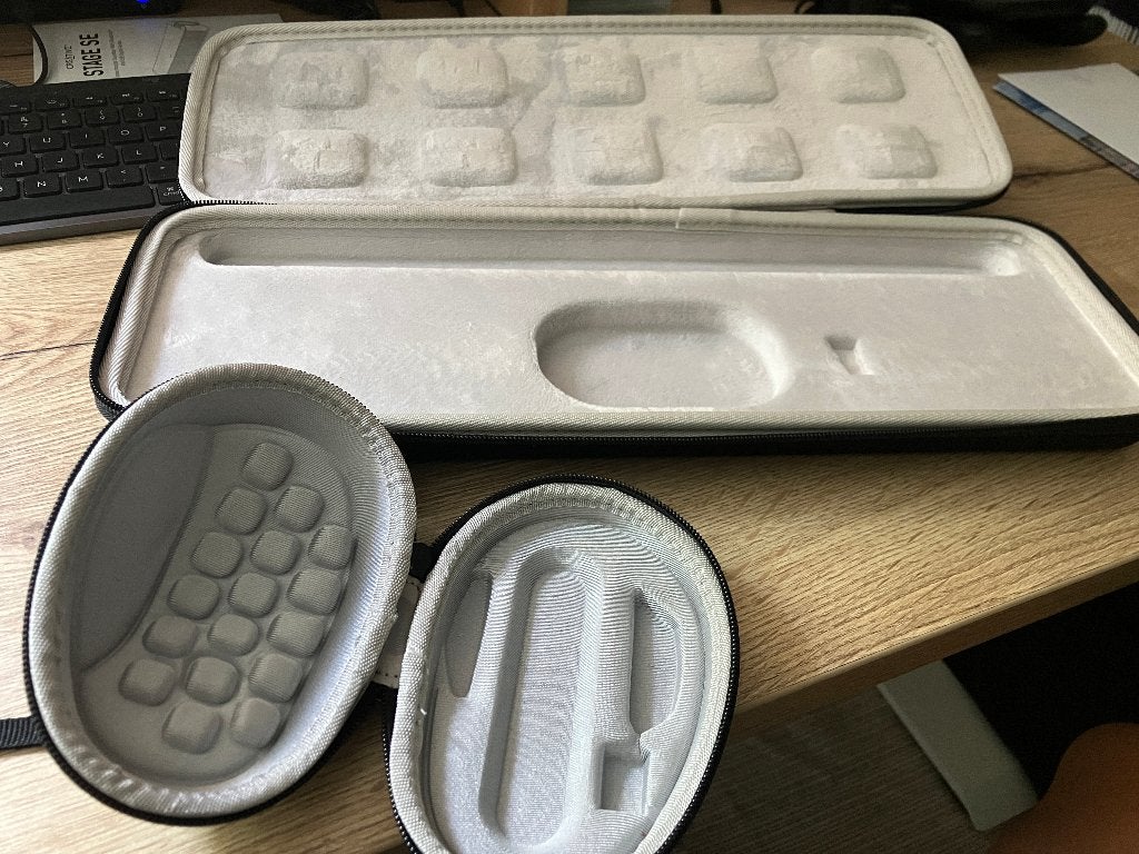 Hard travel case voor Logitech MX Keys en MX Master, Computers en Software, Toetsenborden, Zo goed als nieuw, Qwerty, Ophalen of Verzenden