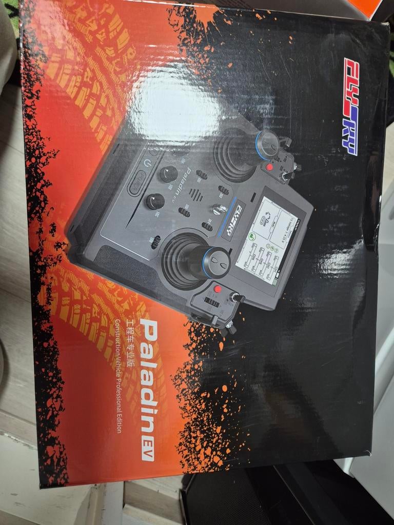 Flysky Paladin PL18EV Zender voor RC Voertuigen met koffer, Ophalen of Verzenden, Nieuw, Overige typen, Overige merken