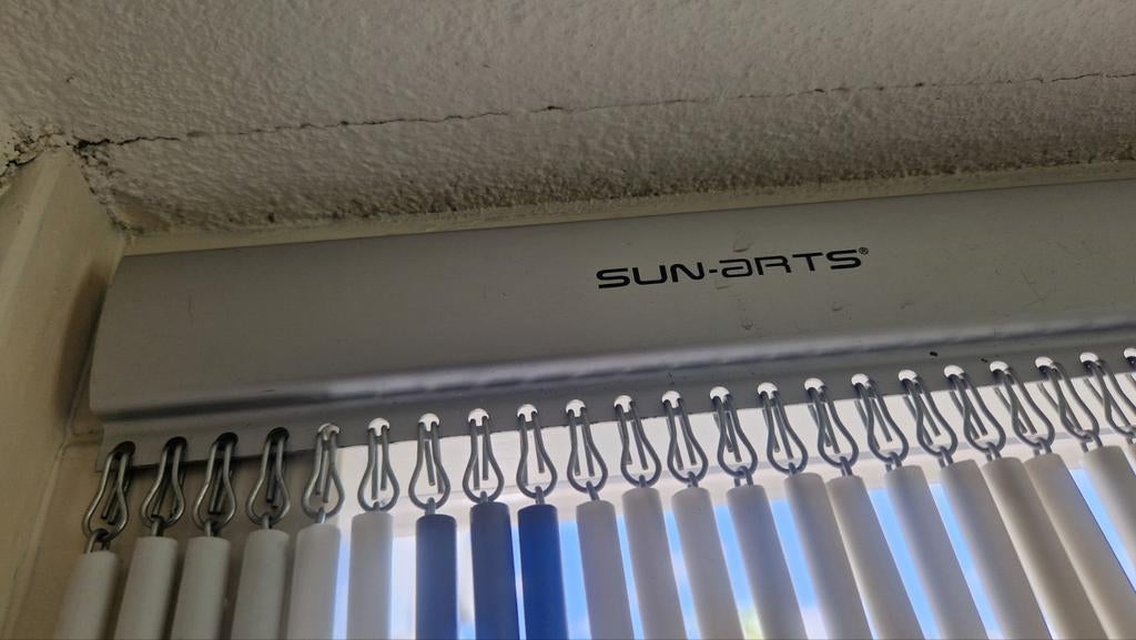 Sun-Arts kralengordijn - Wit/Zwart/grijs, Huis en Inrichting, Stoffering | Gordijnen en Lamellen, Ophalen, Gebruikt, 100 tot 150 cm