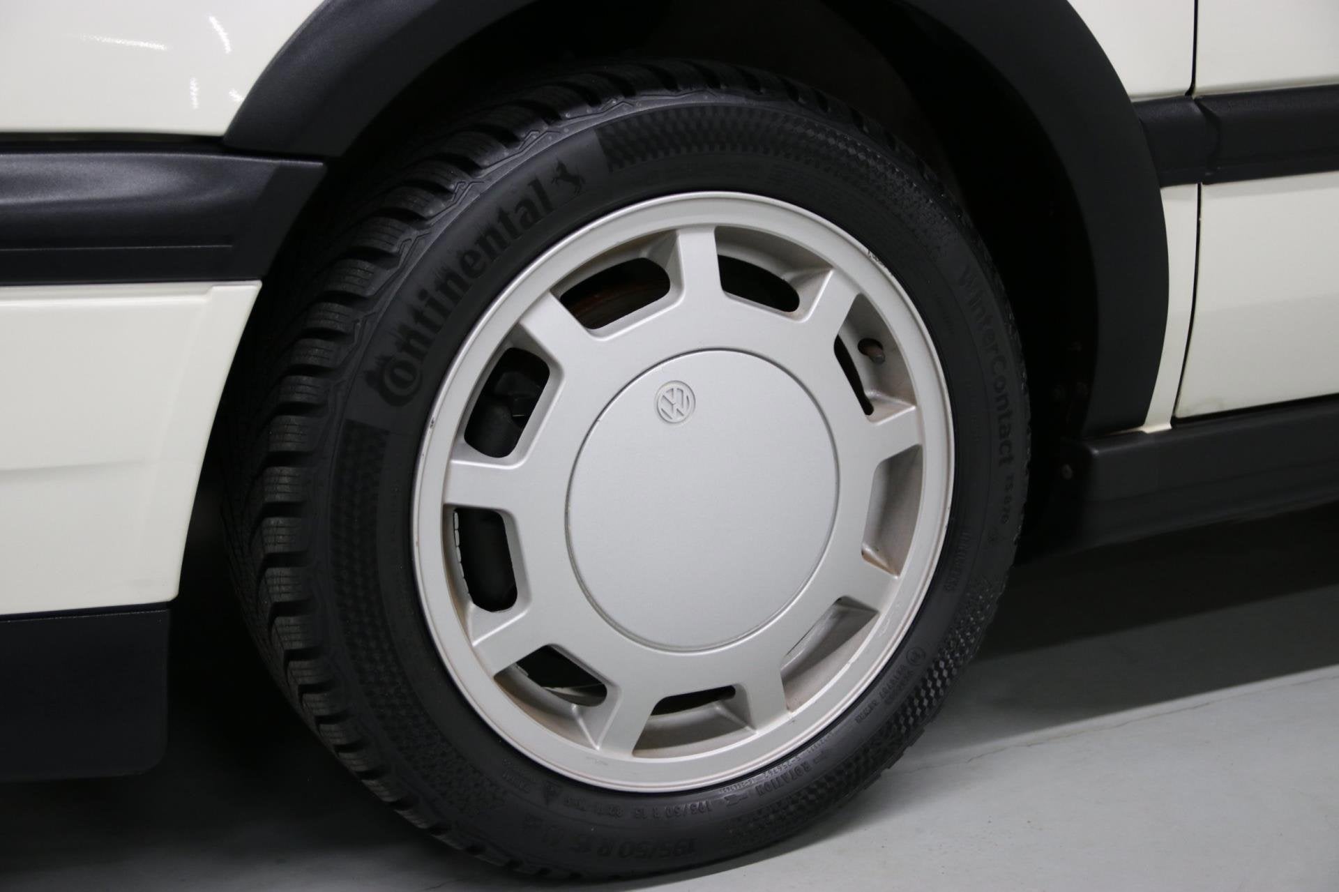 Volkswagen Golf 2.0 III GTI G-Kat 116pk, Voorwielaandrijving, Zwart, 4 cilinders, 1984 cc
