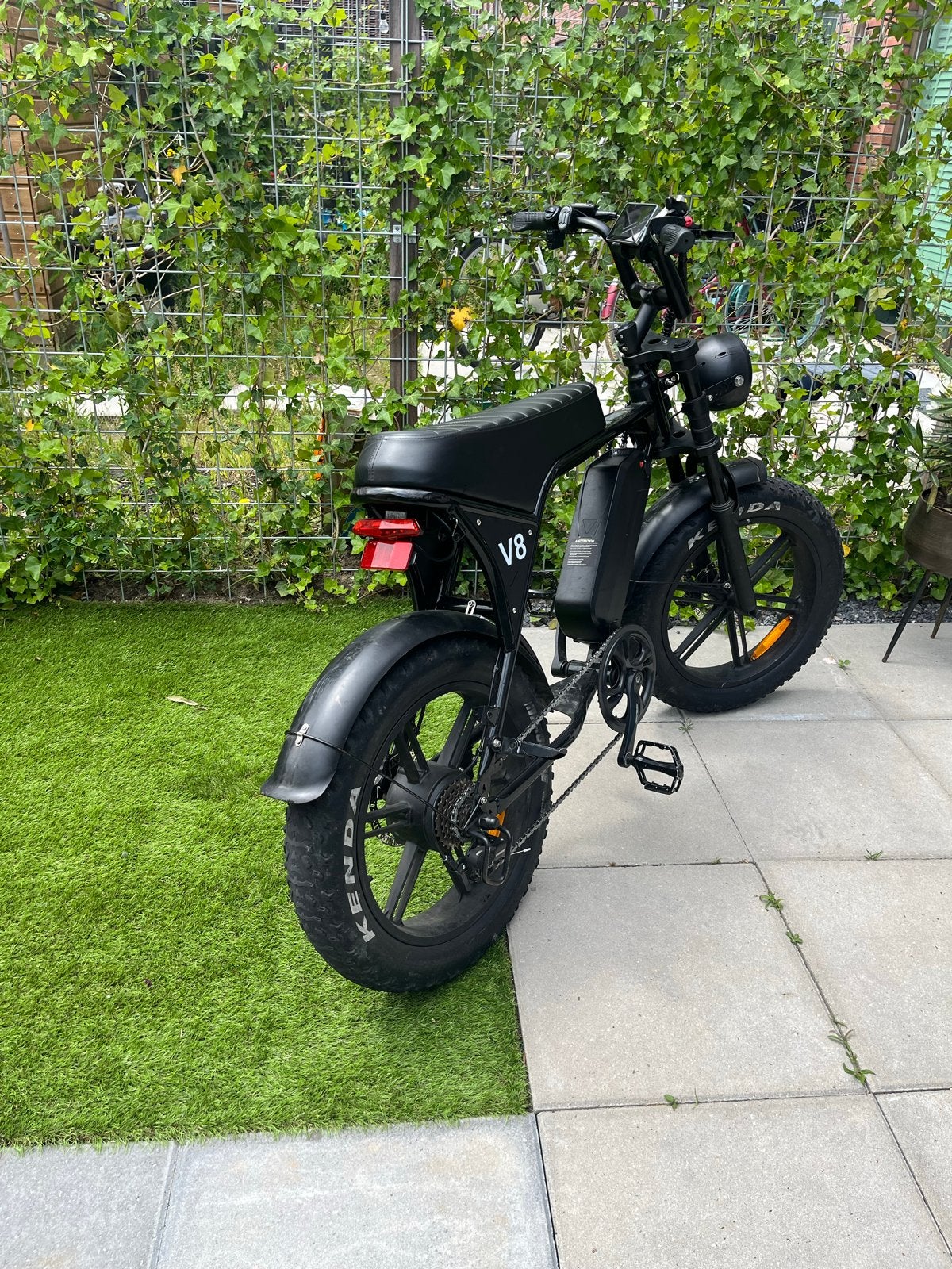 V8 E-bike met lader, sleutels, nieuwe remmen en licht, Fietsen en Brommers, Elektrische fietsen, Ophalen of Verzenden, Gebruikt