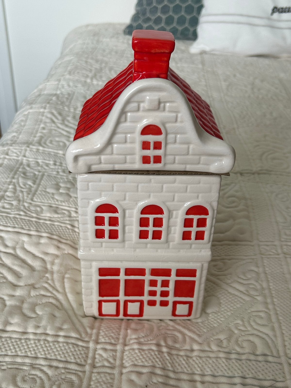 2 verschillende huisjes van Postcodeloterij, Ophalen, Zo goed als nieuw, Meerkleurig, Steen/keramiek