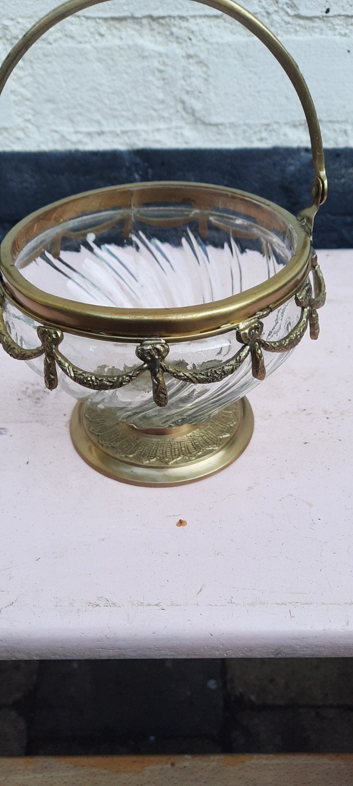 Antieke glazen schaal met bronzen handvat, Antiek en Kunst, Ophalen of Verzenden