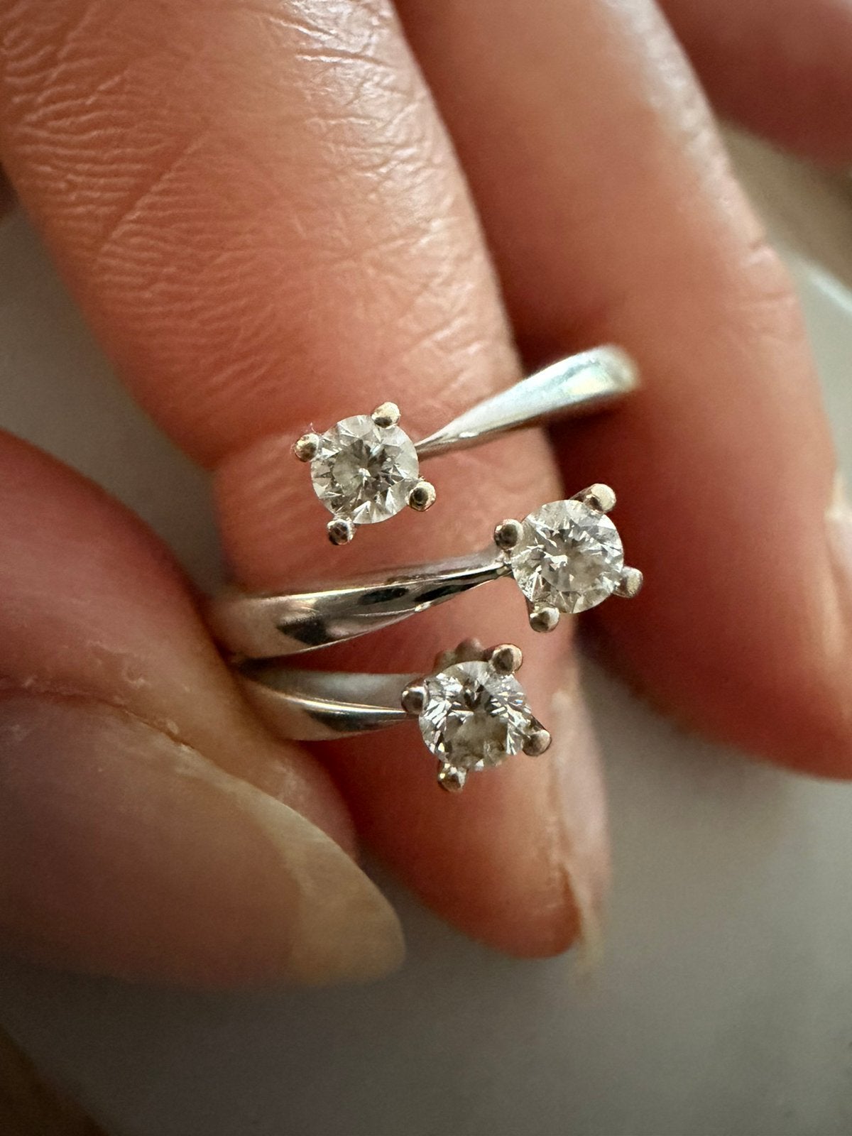 18 karaat witgouden ring met 3 diamanten 0,3CT VS1 kleur G, Sieraden, Tassen en Uiterlijk, Ringen, Wit, Ophalen of Verzenden, Zo goed als nieuw