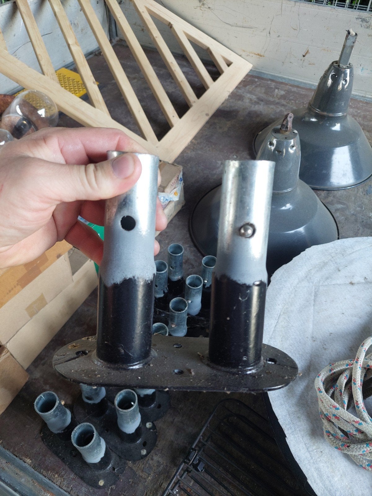 pootjes voor trampoline., Ophalen