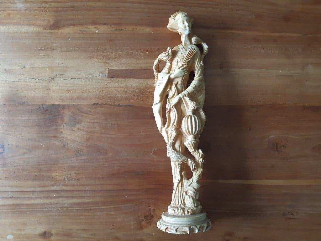 Chinees porselein beeld (hars), Verzenden, 20 - 50 cm, Overige materialen, Beeld
