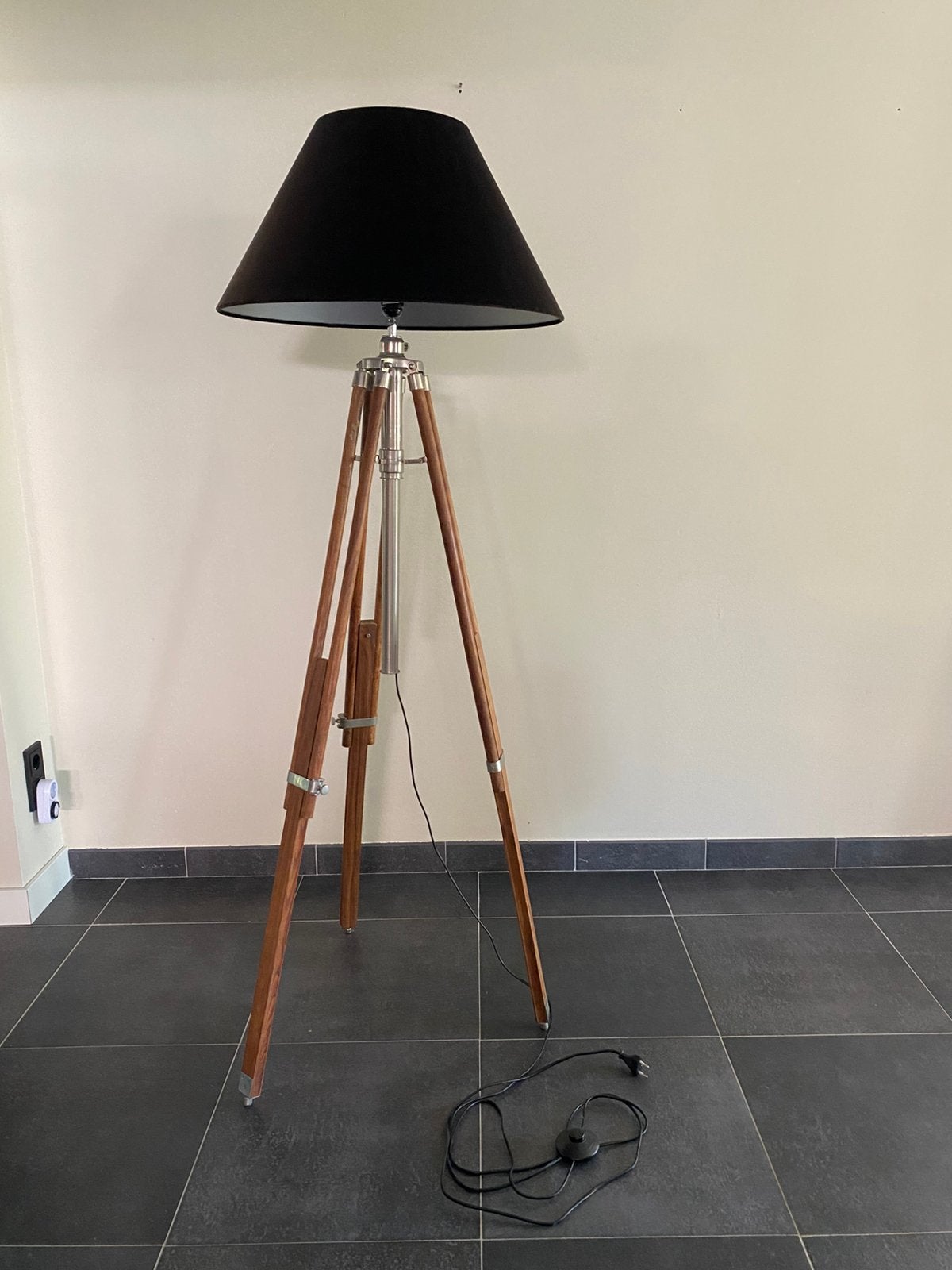 Vloerlamp driepoot met zwarte velourse kap, Ophalen, Landelijk, klassiek, Zo goed als nieuw, 150 tot 200 cm