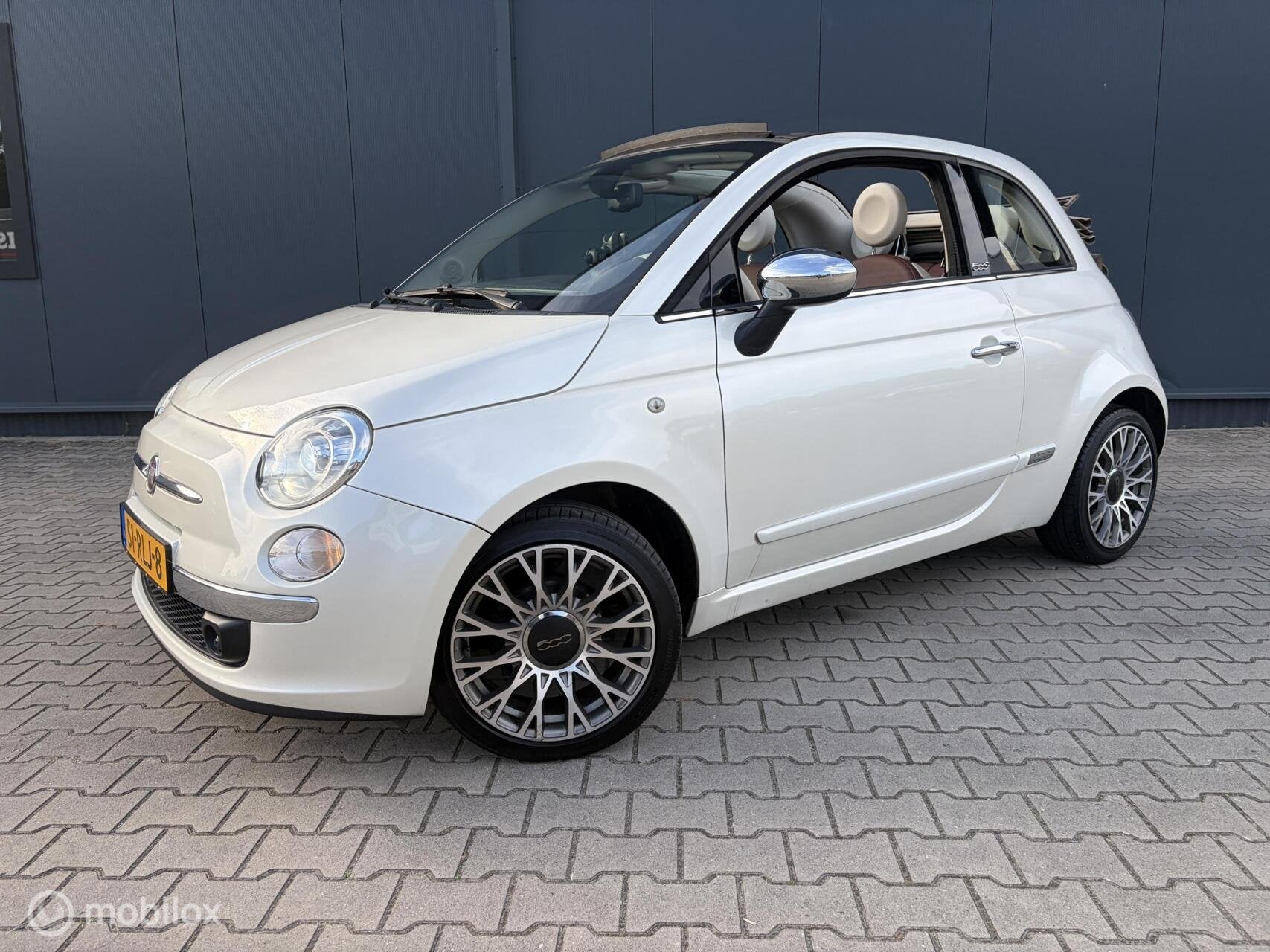 Fiat 500 C1.2 Rock Automaat Leer Xenon Navi Clima Nieuwe Apk, Auto's, Euro 5, Gebruikt, 1242 cc, 4 cilinders