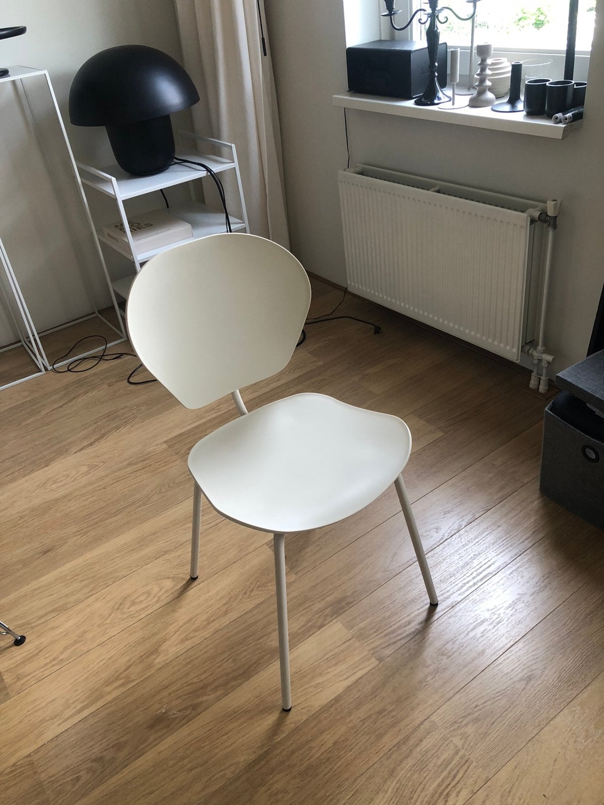 Eetkamerstoel v Zuiver., Huis en Inrichting, Stoelen, Ophalen, Zo goed als nieuw, Overige kleuren, Eén