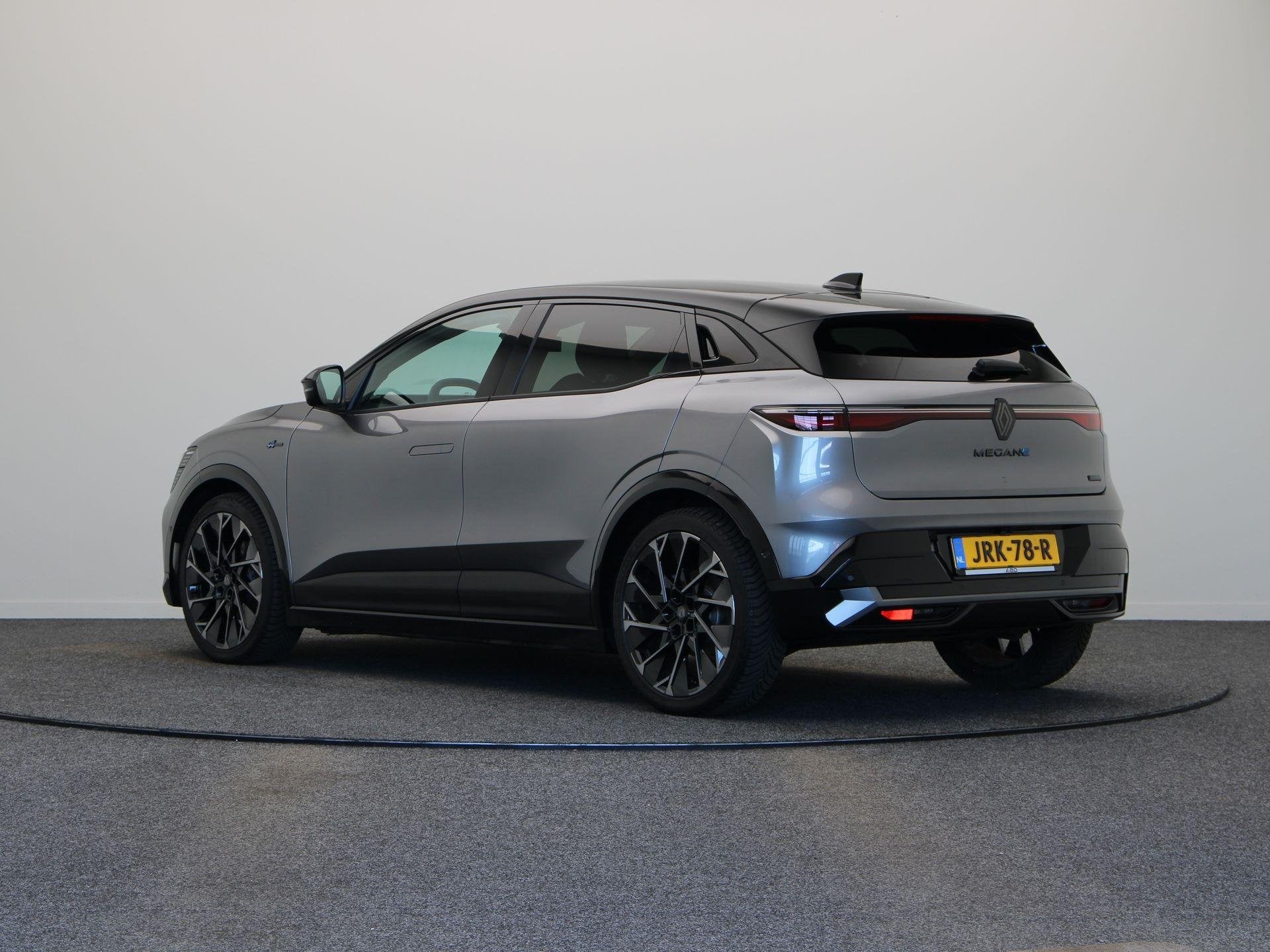 Renault Megane E-Tech comfort range esprit alpine 60 kWh | 2, Dealer onderhouden, Gebruikt, 468 km, 1619 kg