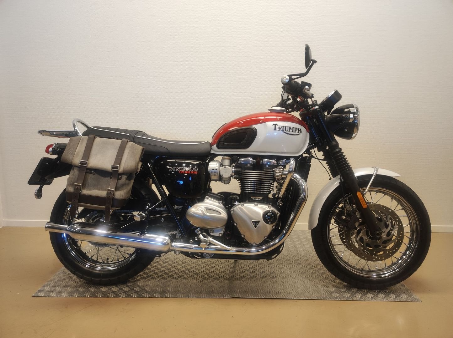 TRIUMPH BONNEVILLE T 120 BUD EKINS SE (20212021) 14125Km, Chopper, Bedrijf, Onbekend, Onbekend