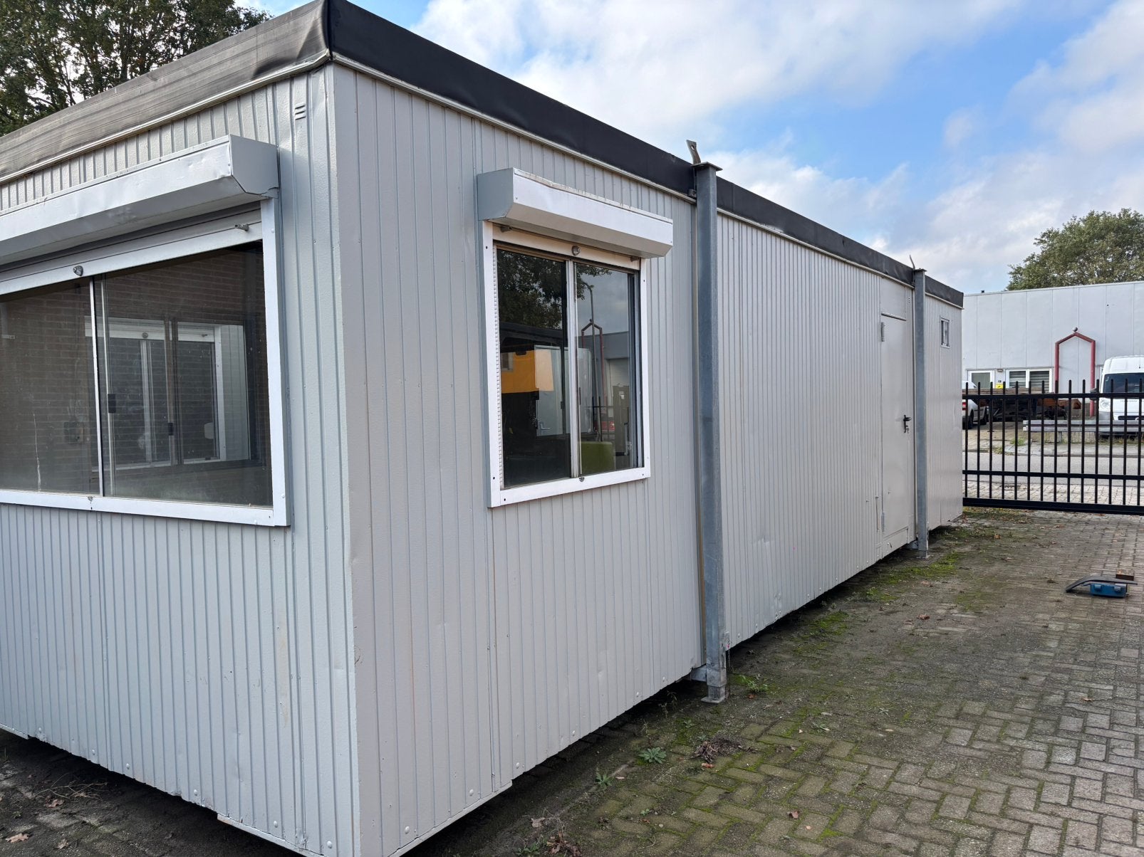 Kantoorunit / Uitvoerders keet, Ophalen